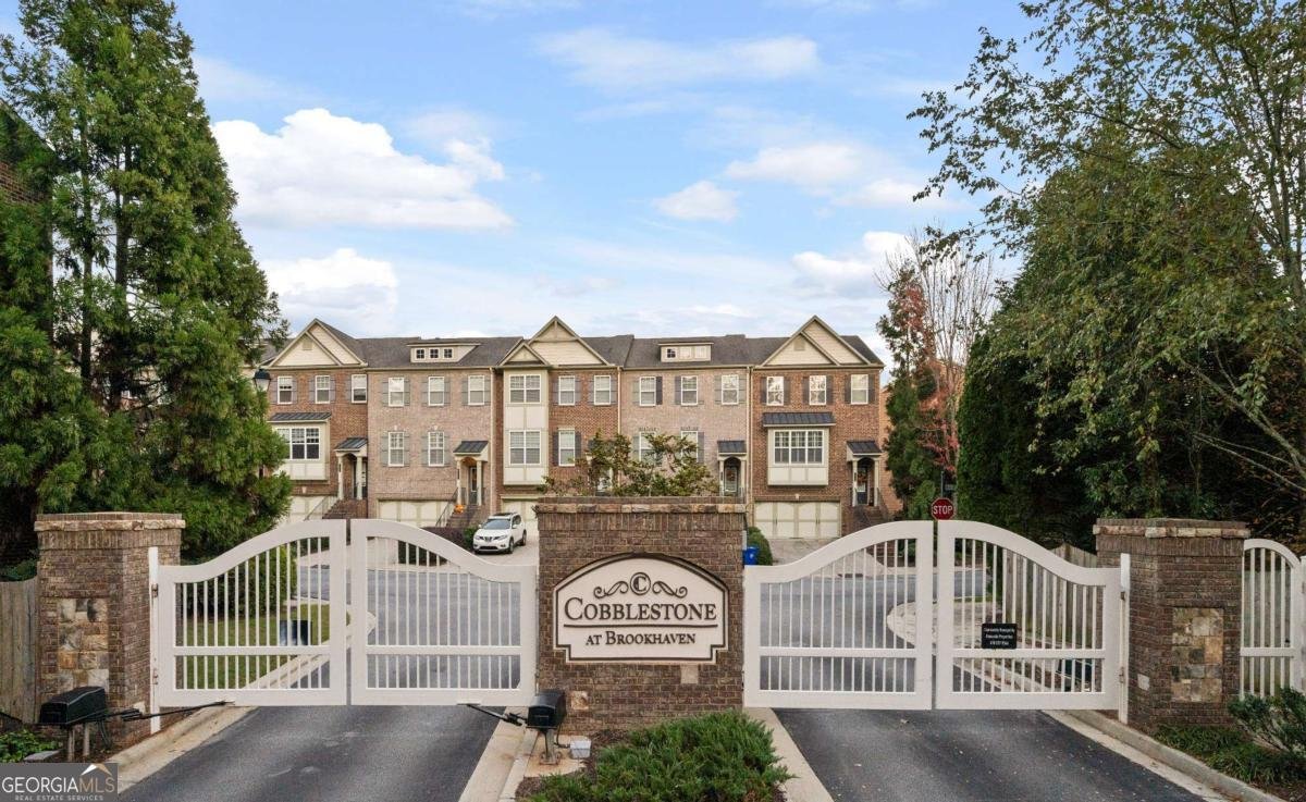 2044 Cobblestone Circle Brookhaven - 31