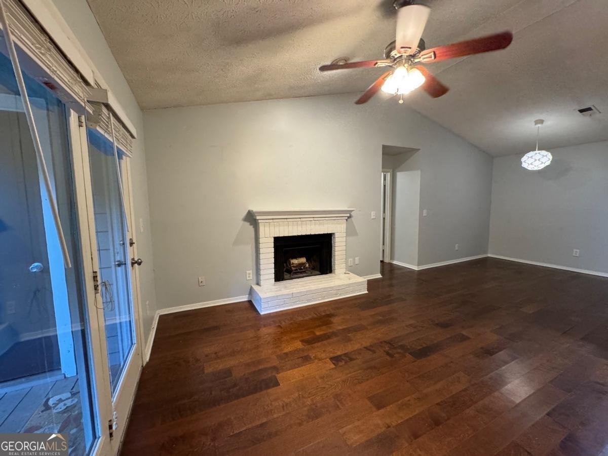 528 Warm Springs Circle Roswell - 4