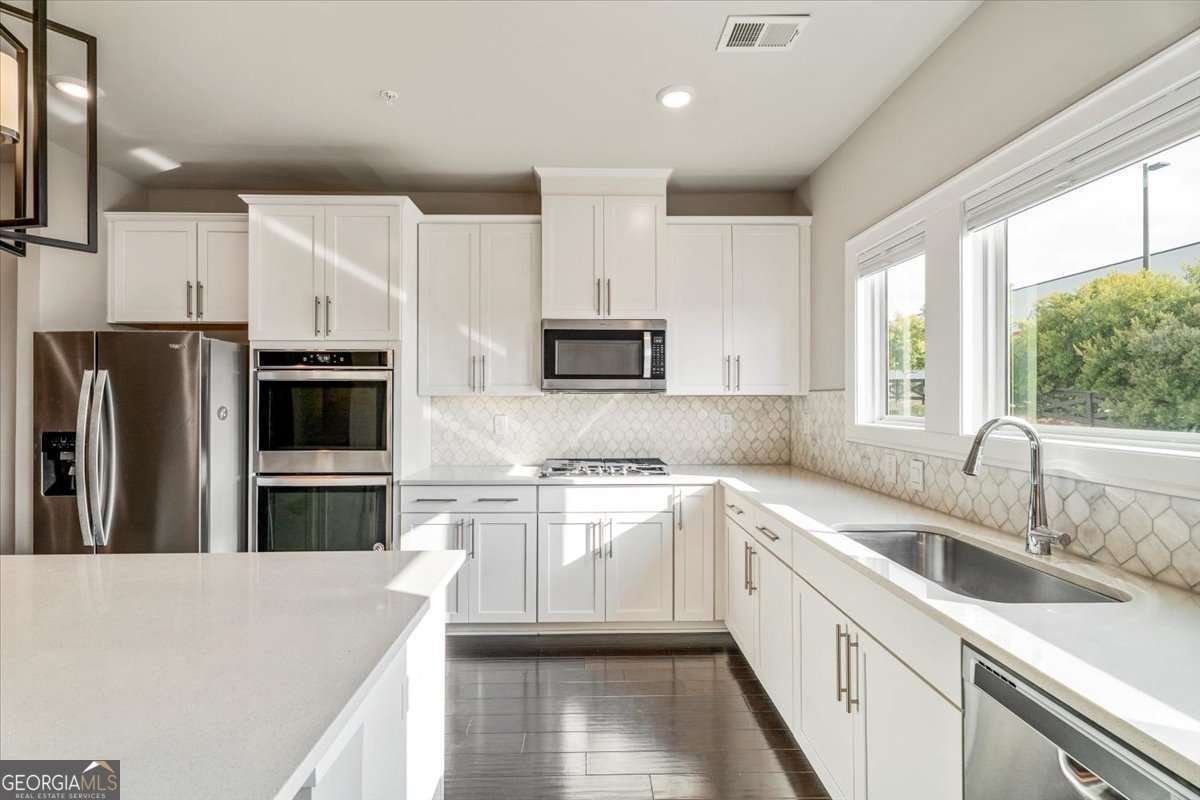 308 Lincoln Street Woodstock - 22