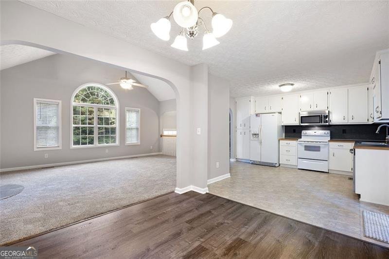 121 GREATWOOD Drive White - 10
