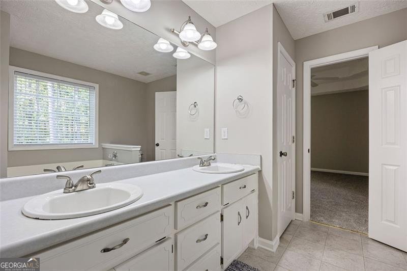 121 GREATWOOD Drive White - 17