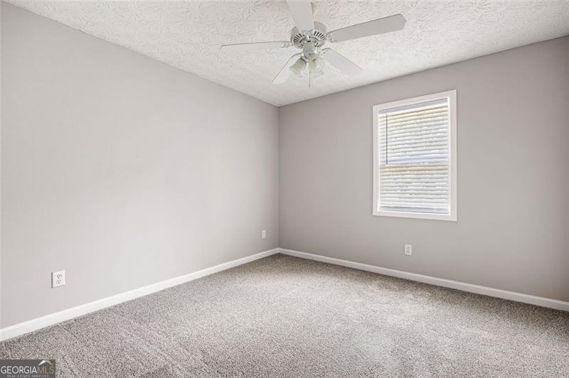 121 GREATWOOD Drive White - 18