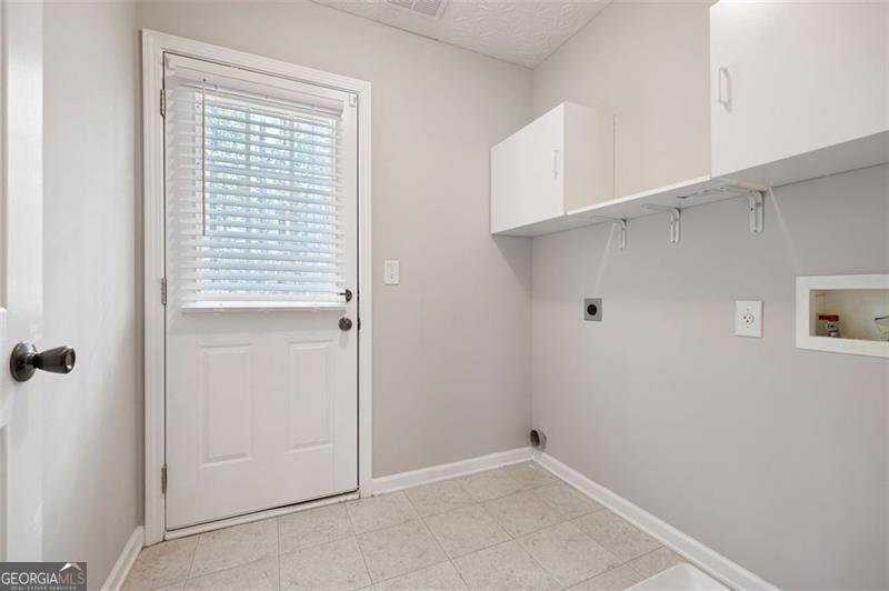 121 GREATWOOD Drive White - 25
