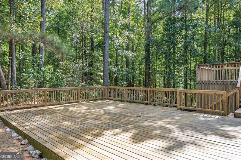 121 GREATWOOD Drive White - 27