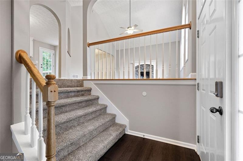 121 GREATWOOD Drive White - 4