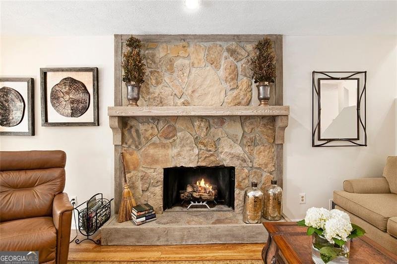 4204 D'Youville Brookhaven - 2