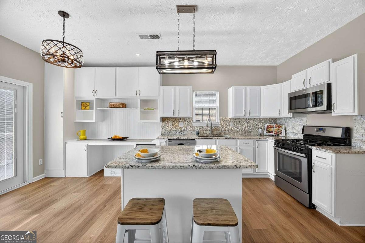 6825 Bridgewood Drive Austell - 28