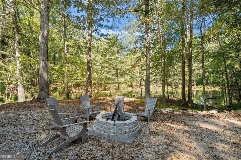 1042 Auburn Road Dacula - 48