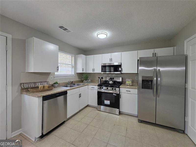 2281 RAMBLING Way Lithonia - 2