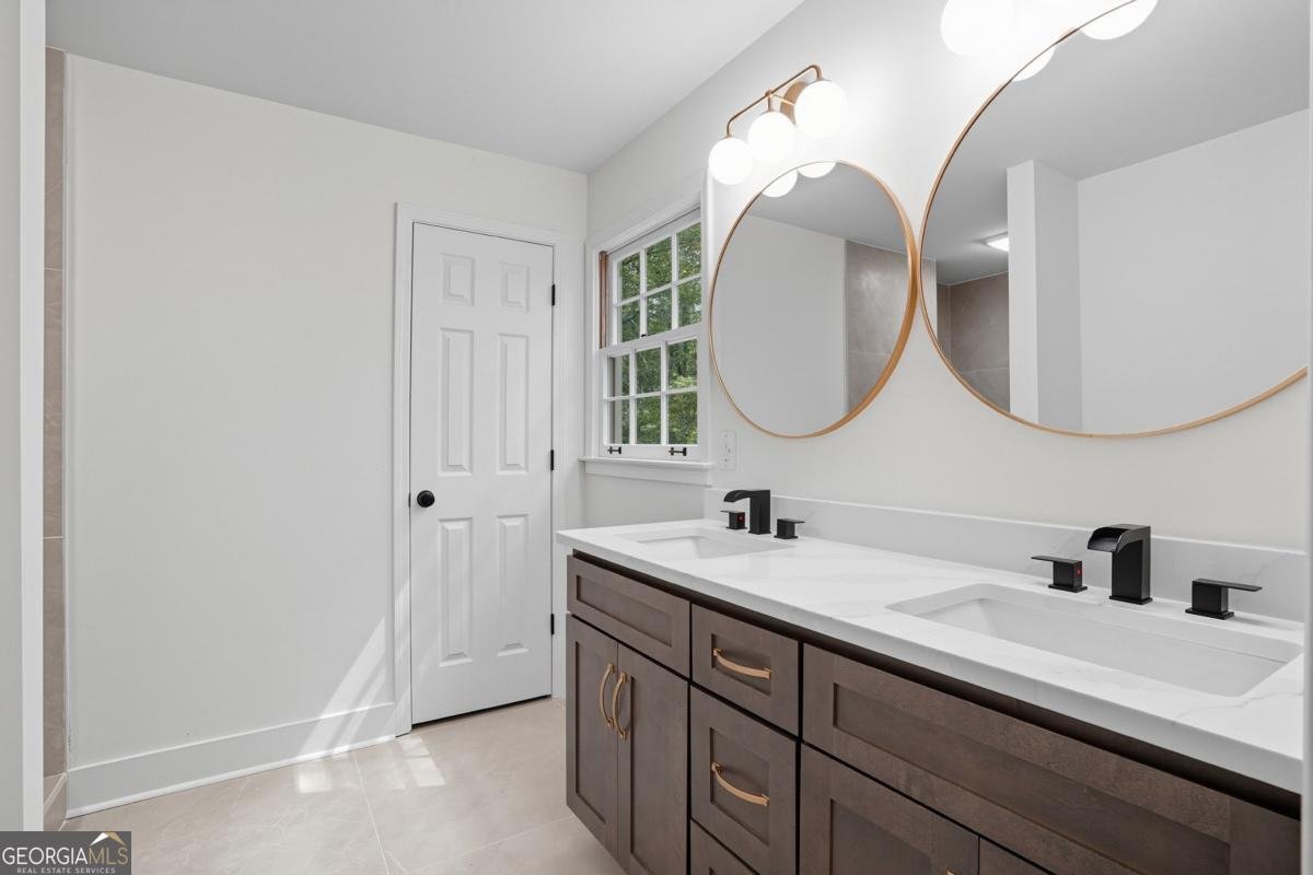 5786 Broxton Circle Peachtree Corners - 24