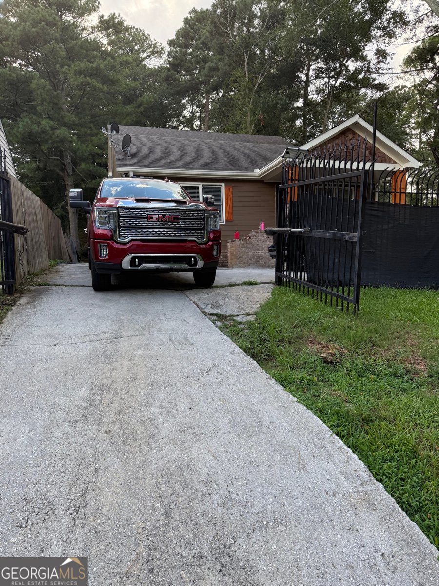 586 COMMERCIAL Avenue Atlanta - 13