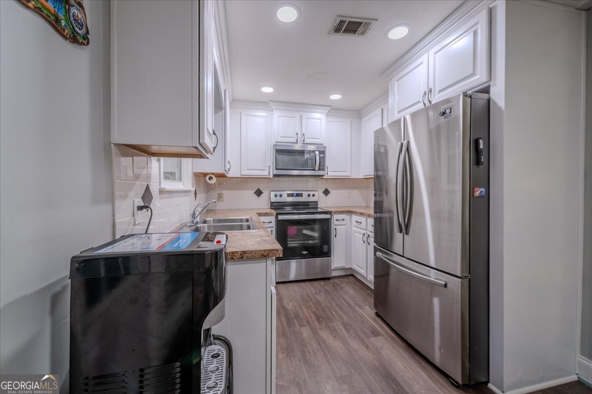 214 Kingsbury Circle Warner Robins - 1