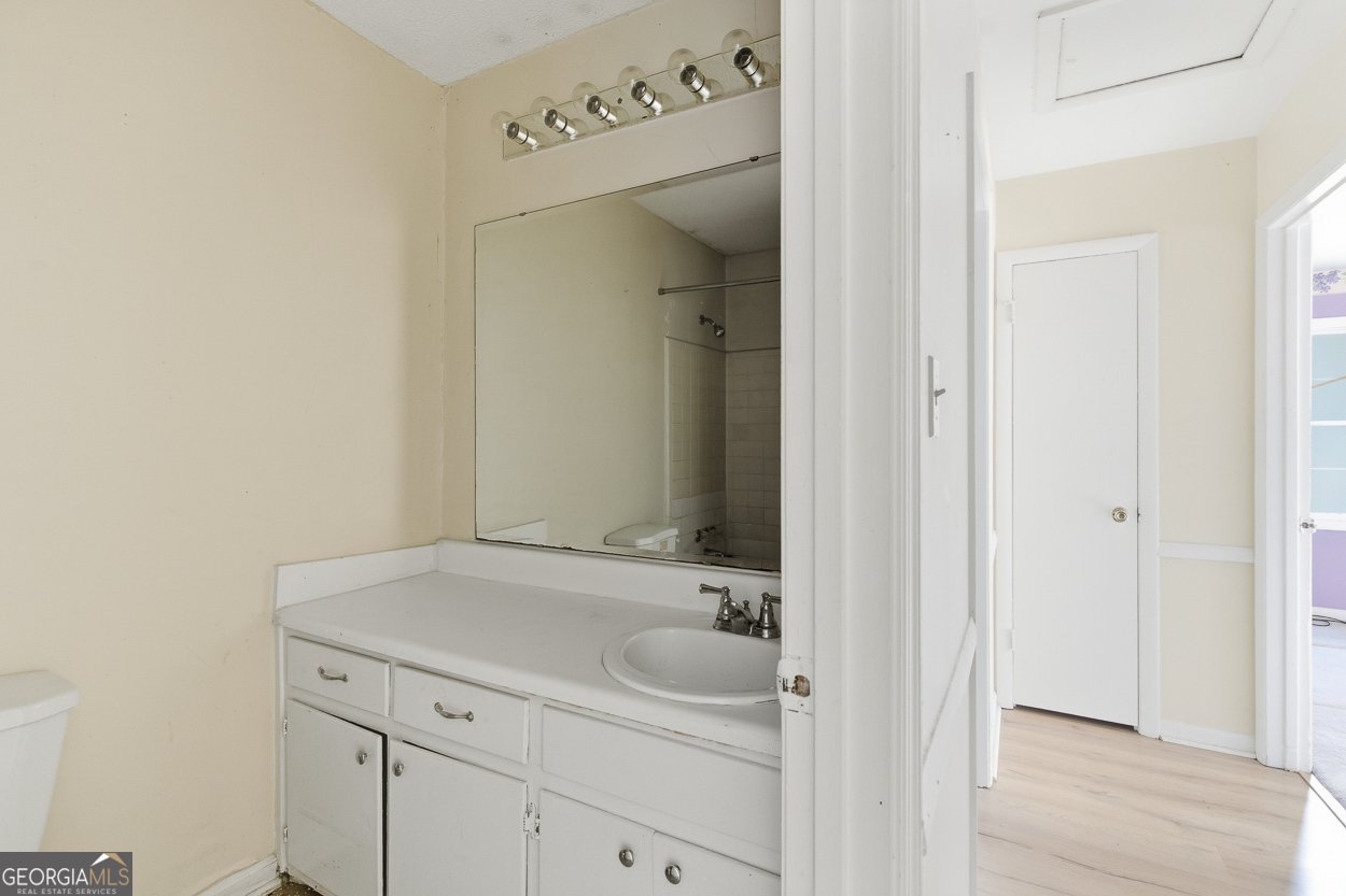 6155 Landover Circle Morrow - 9