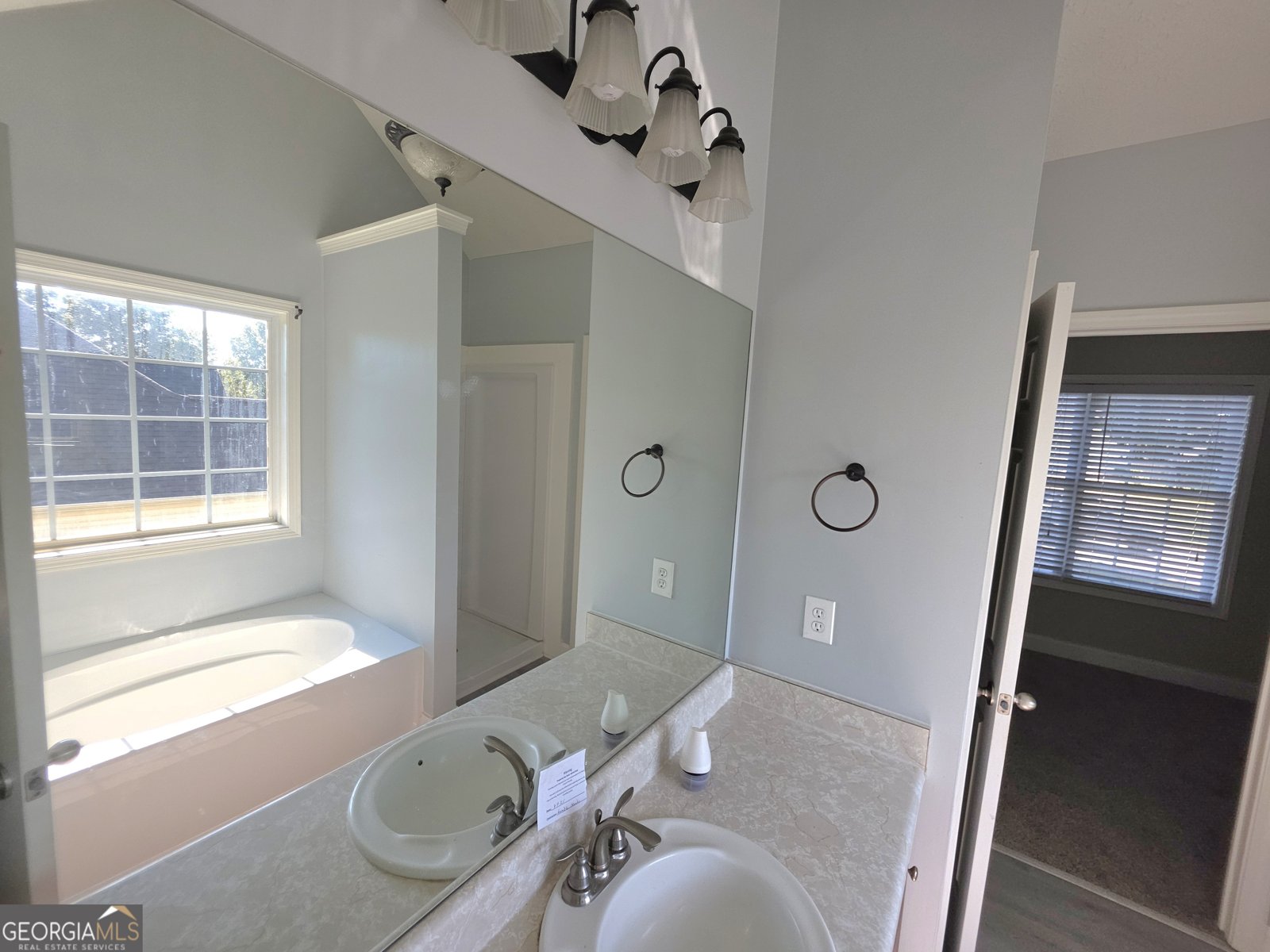 933 Kendall Park Drive Winder - 12