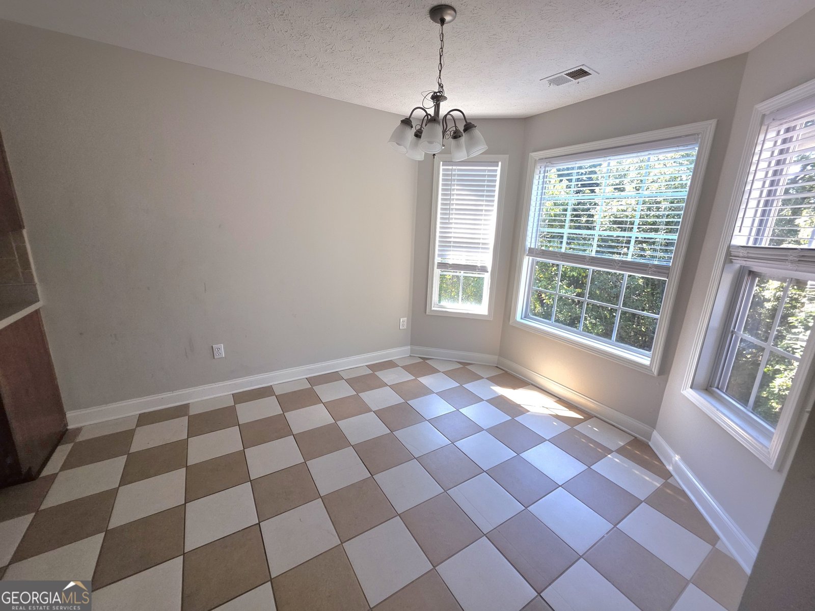 933 Kendall Park Drive Winder - 5