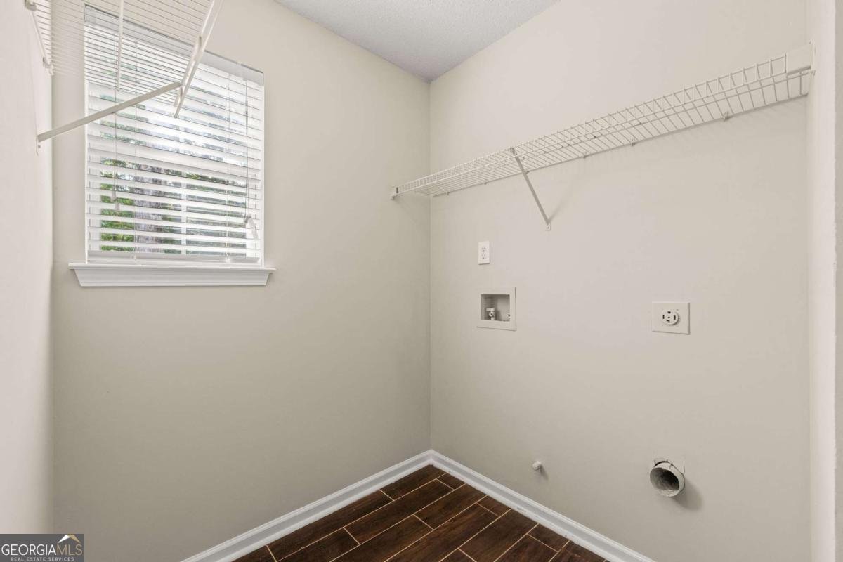 1086 Erie Circle Stone Mountain - 10
