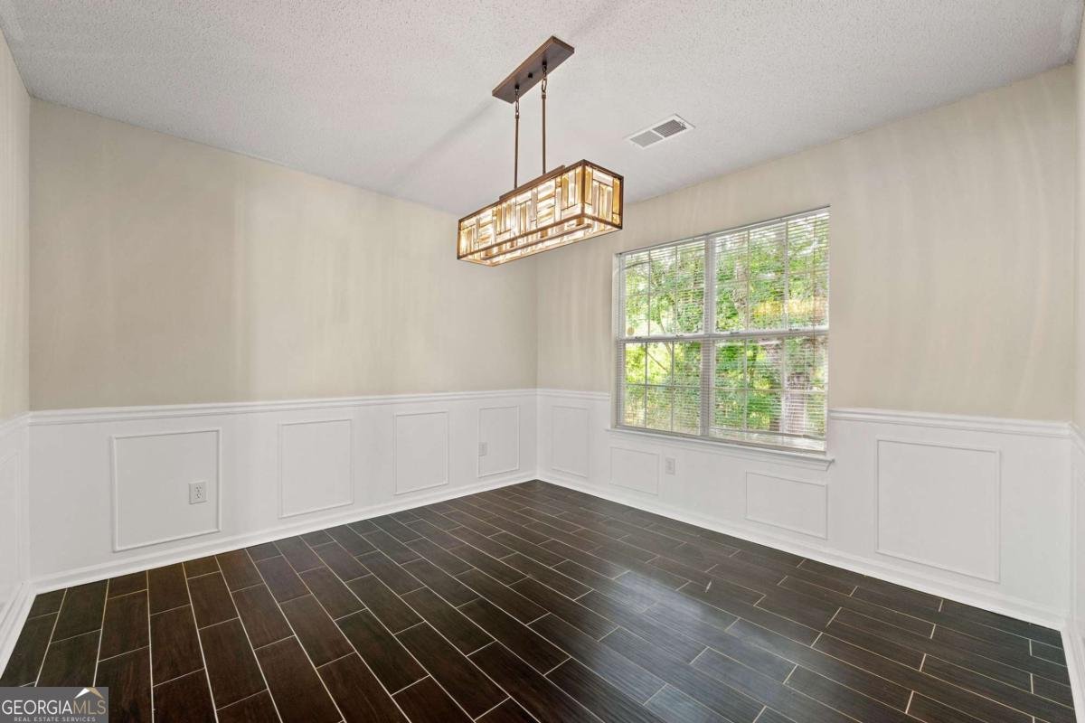 1086 Erie Circle Stone Mountain - 5