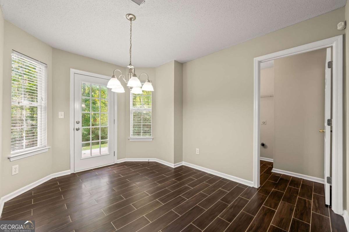 1086 Erie Circle Stone Mountain - 9