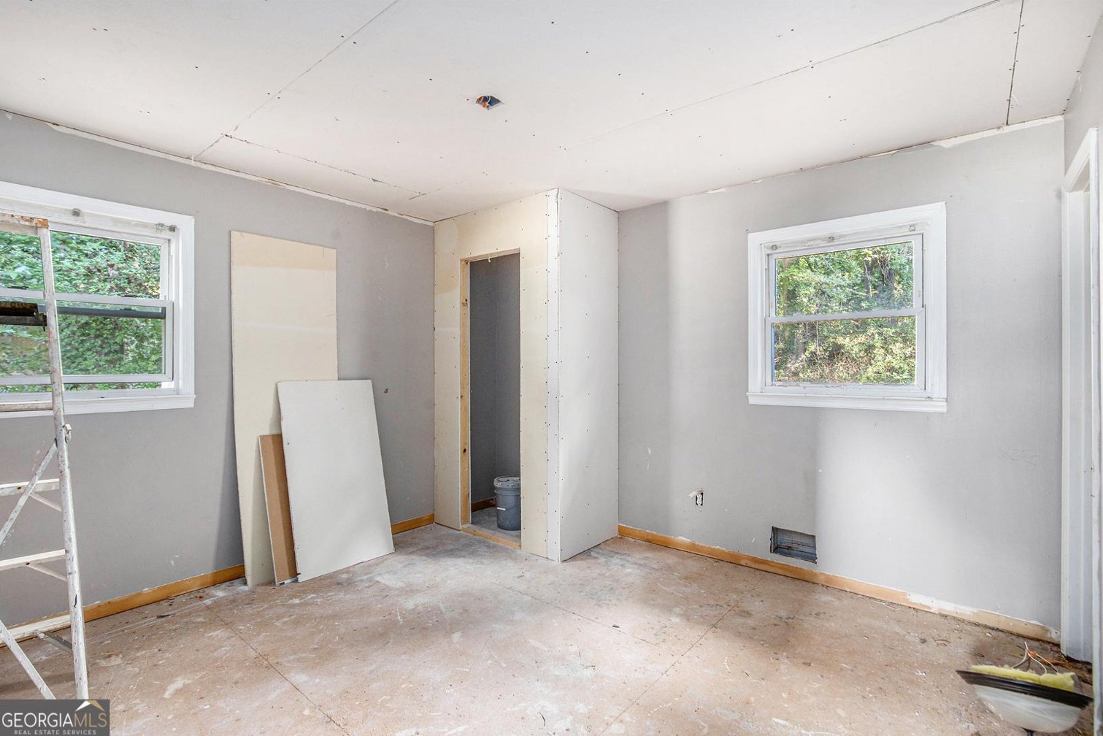 6480 Executive Drive Winston - 14