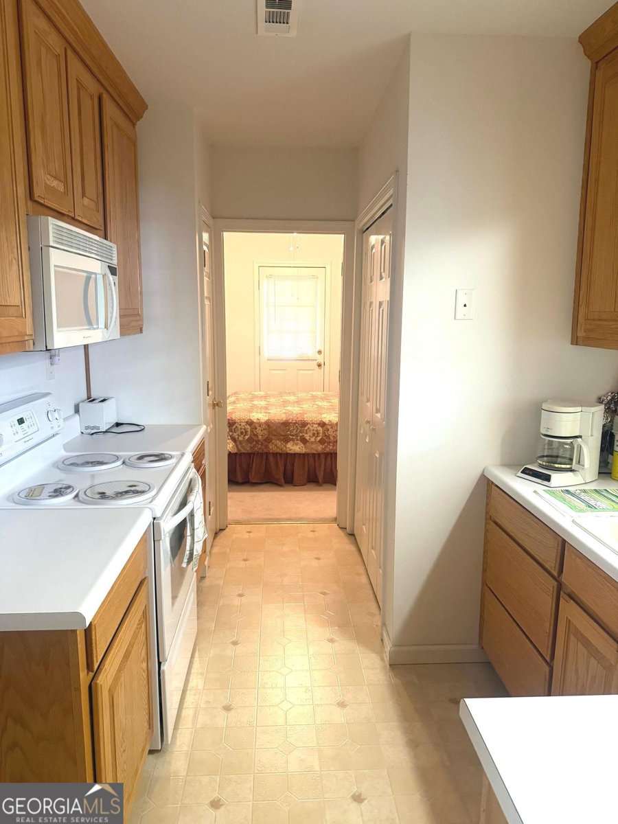 29 Cindy Parkway Cleveland - 12