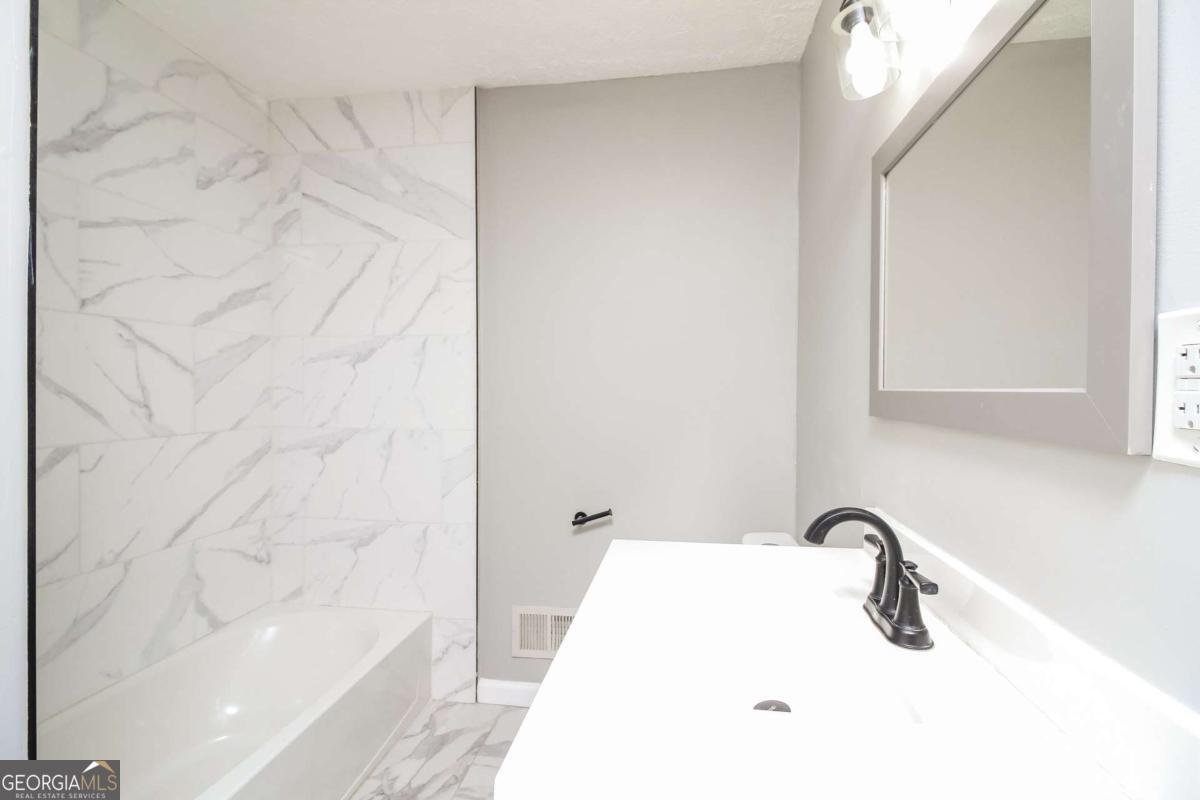 2362 Macon Drive Atlanta - 12