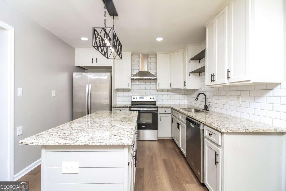 2362 Macon Drive Atlanta - 22