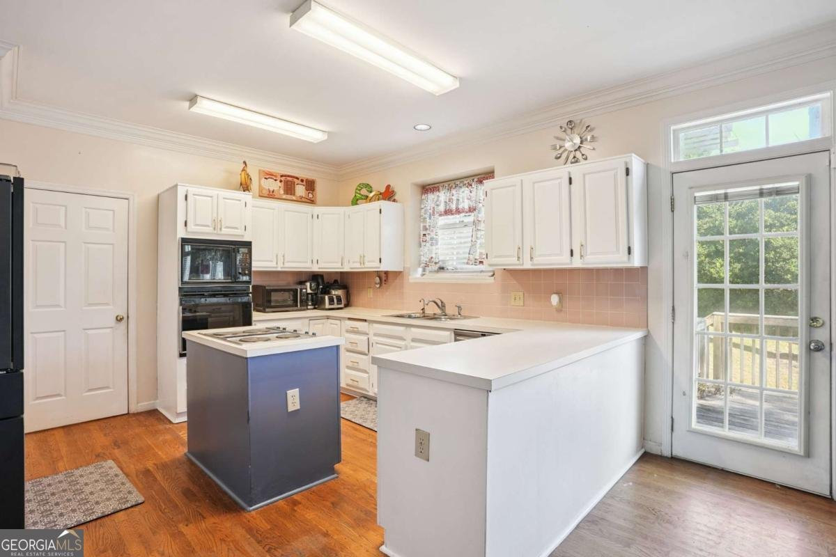 6868 Wynbrooke Cove Stone Mountain - 4