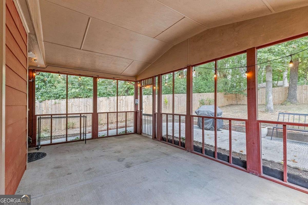 2064 Edgemore Drive Atlanta - 25