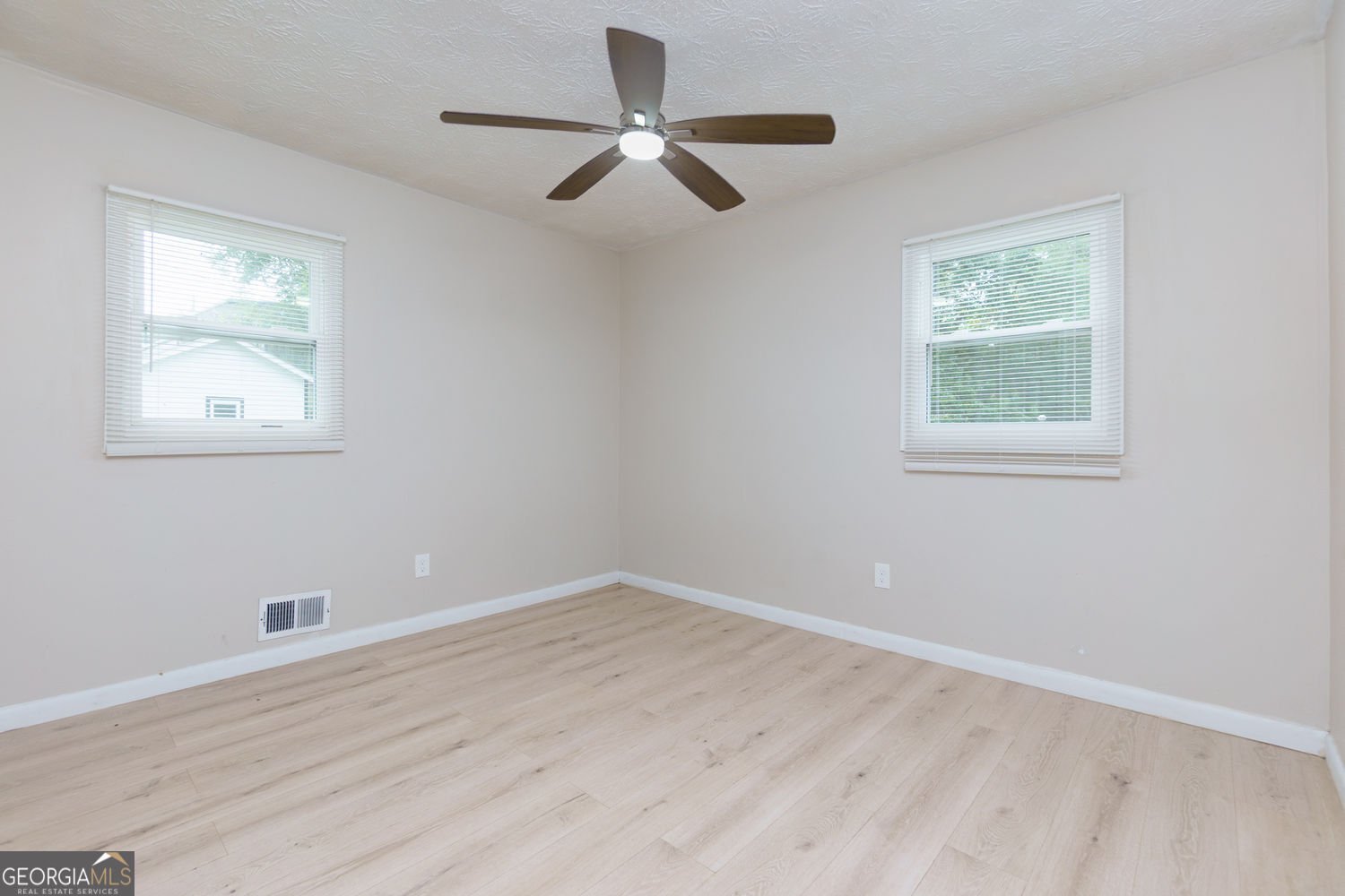 5990 John Street Austell - 24