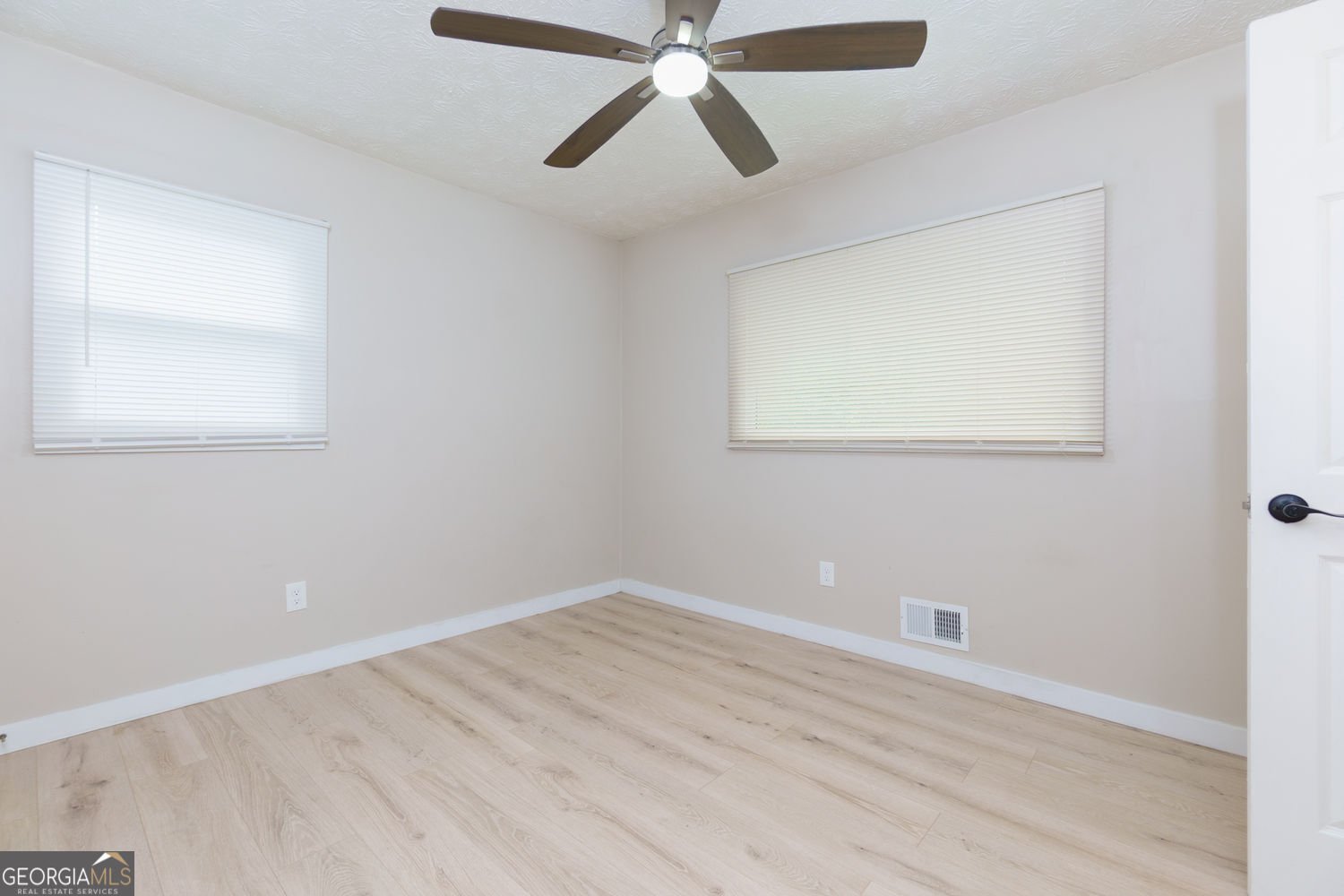 5990 John Street Austell - 25