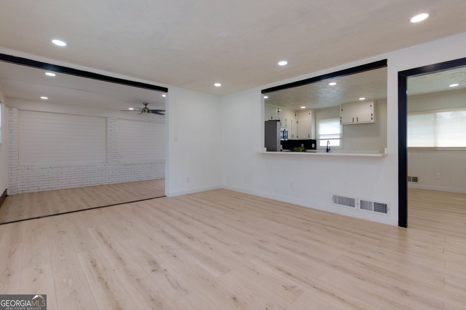 5990 John Street Austell - 3