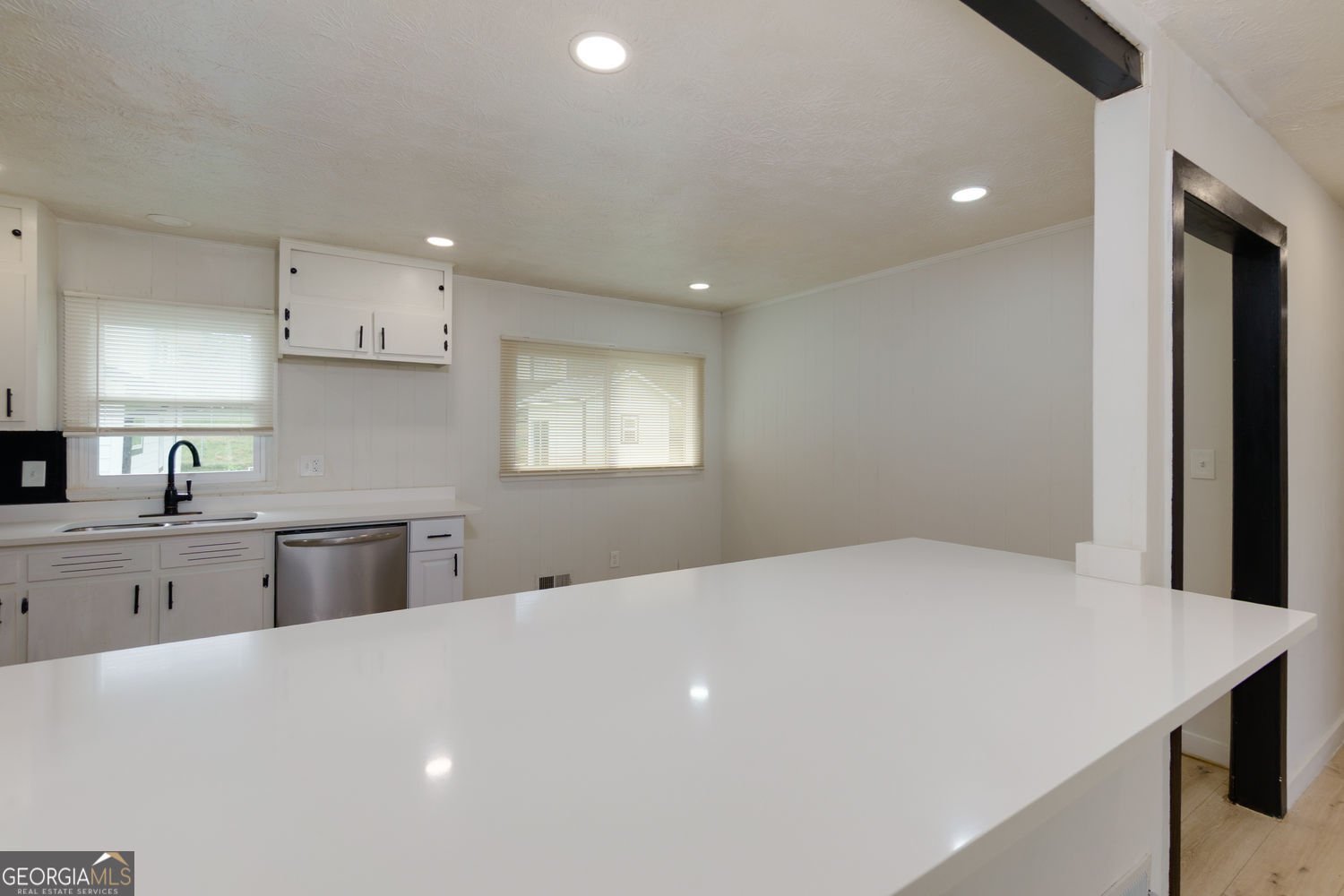 5990 John Street Austell - 6