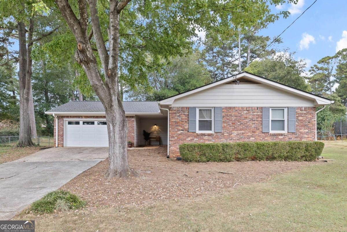 2577 Glen Circle Lawrenceville - 1