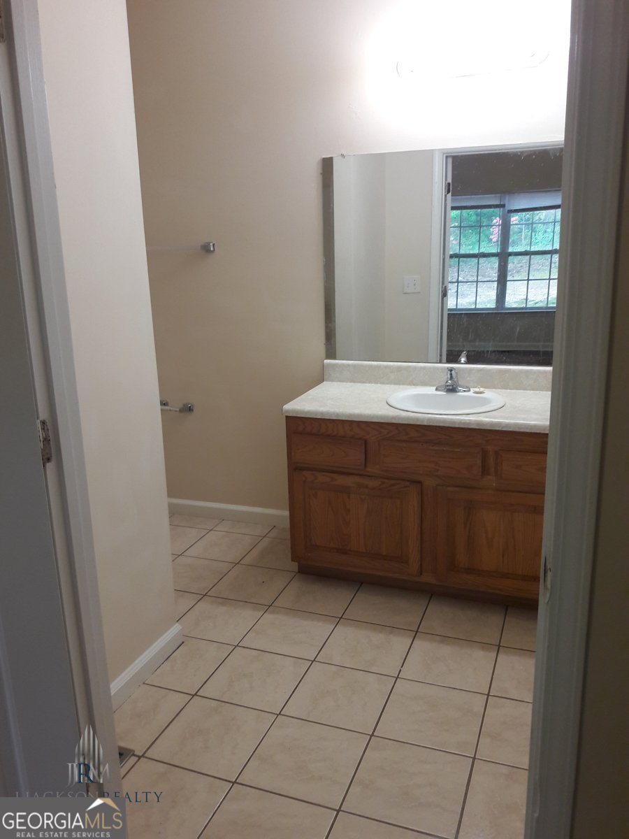 2274 Tiger Flowers Drive Atlanta - 5