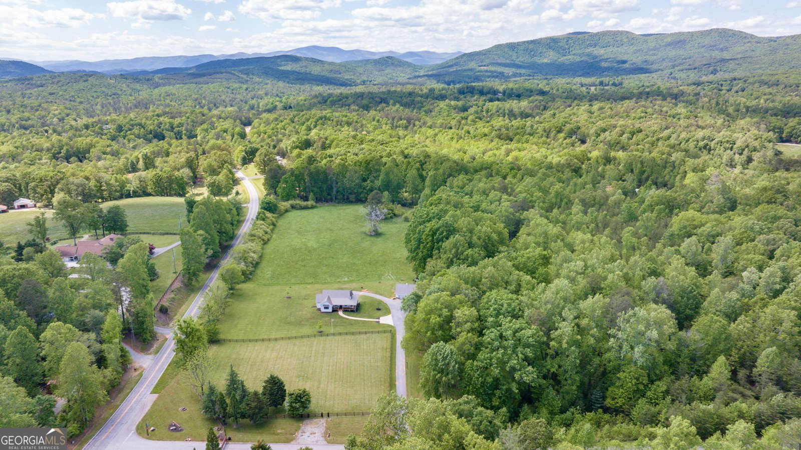 135 Mountain Ridge Drive Clarkesville - 29