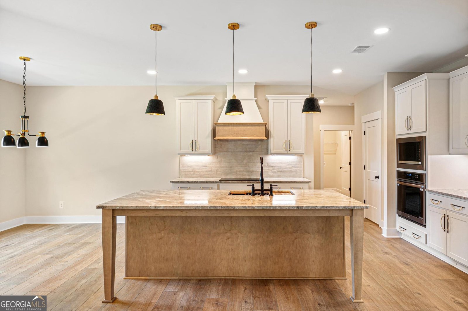 122 South Pointe Drive Hartwell - 17