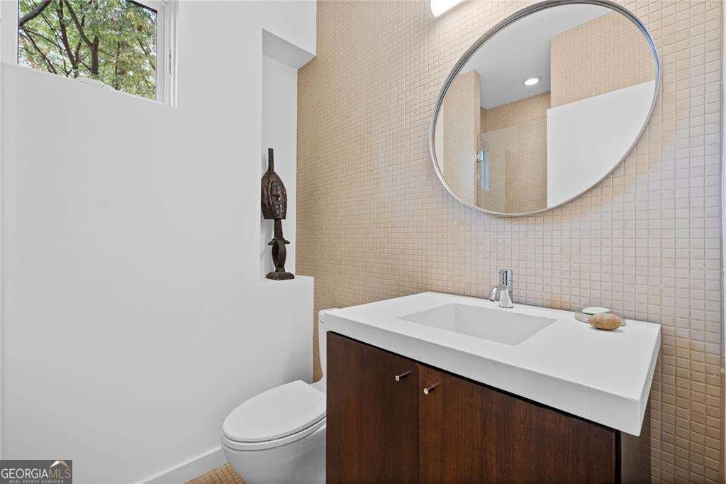 765 East Avenue Atlanta - 43