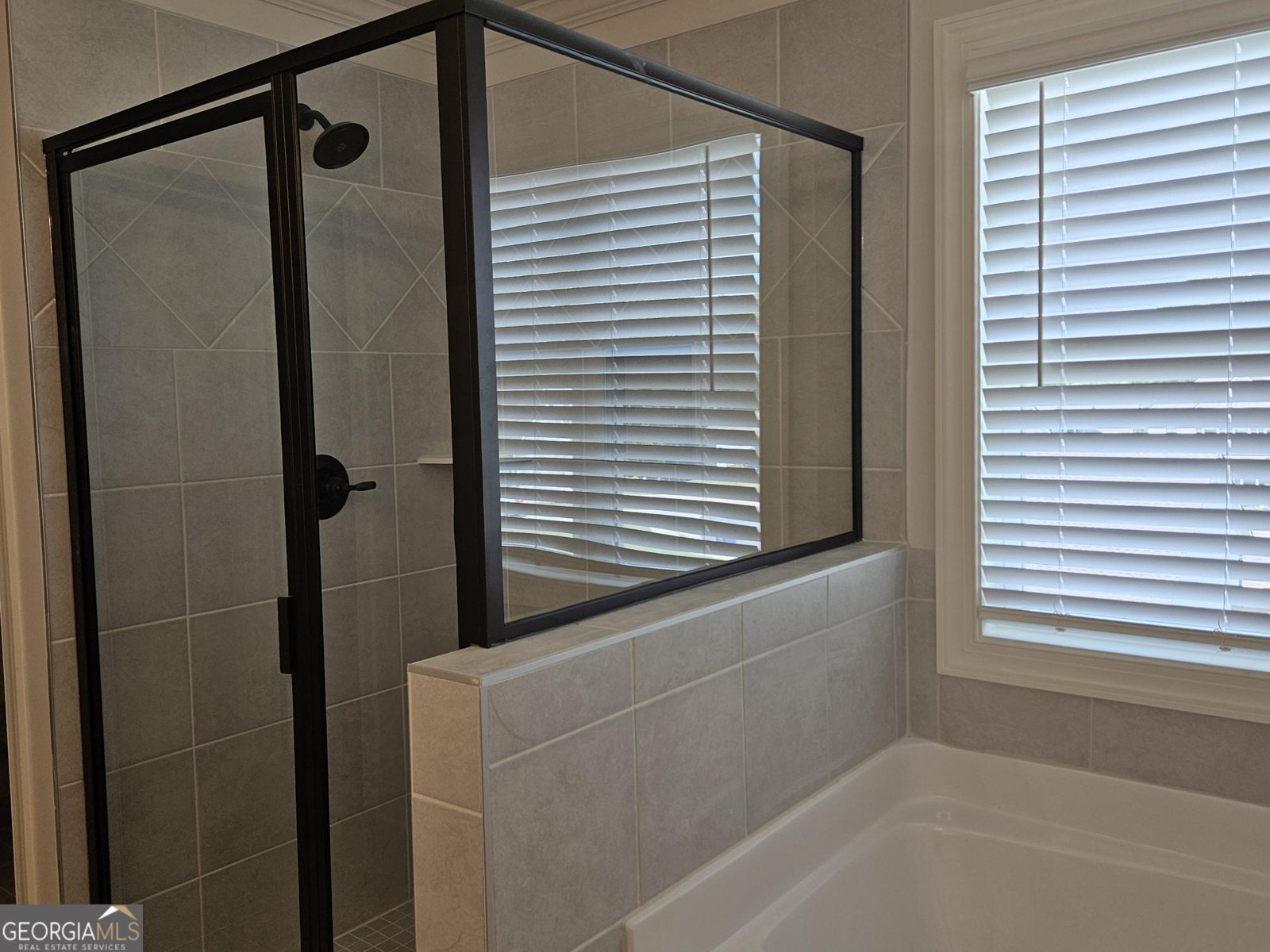 450 Banff Drive Winder - 17