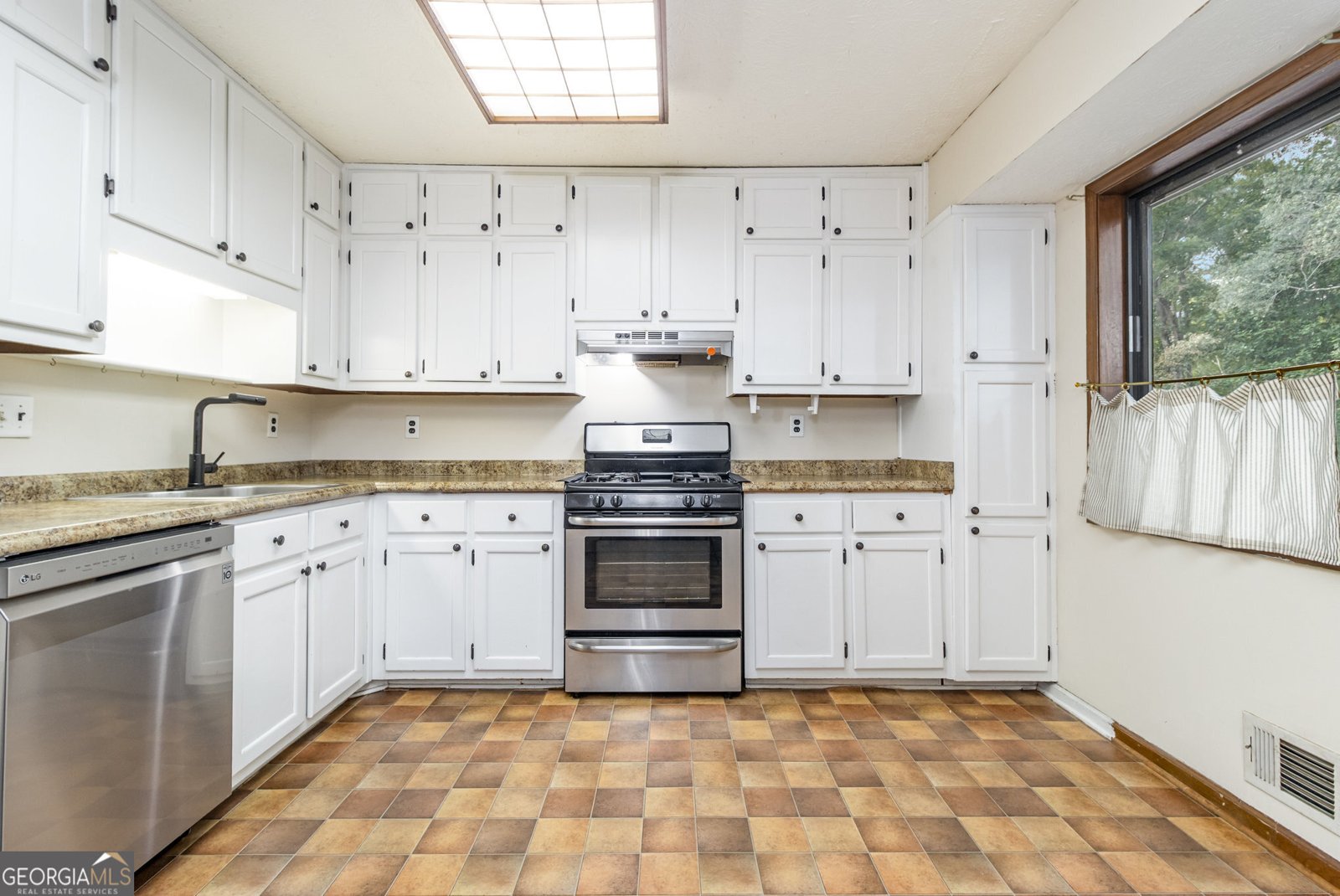 824 Cedar Lake Drive Conyers - 13