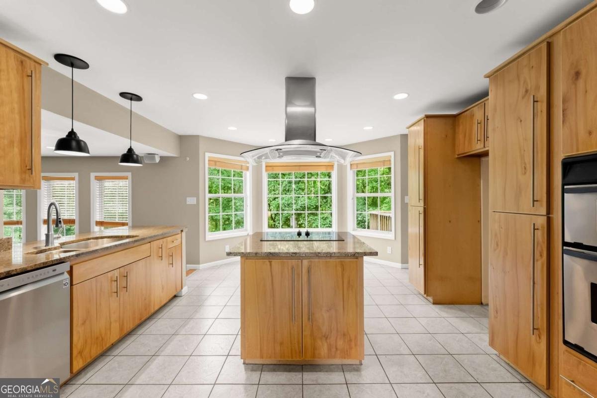 272 INDIAN COVE Drive Dawsonville - 11