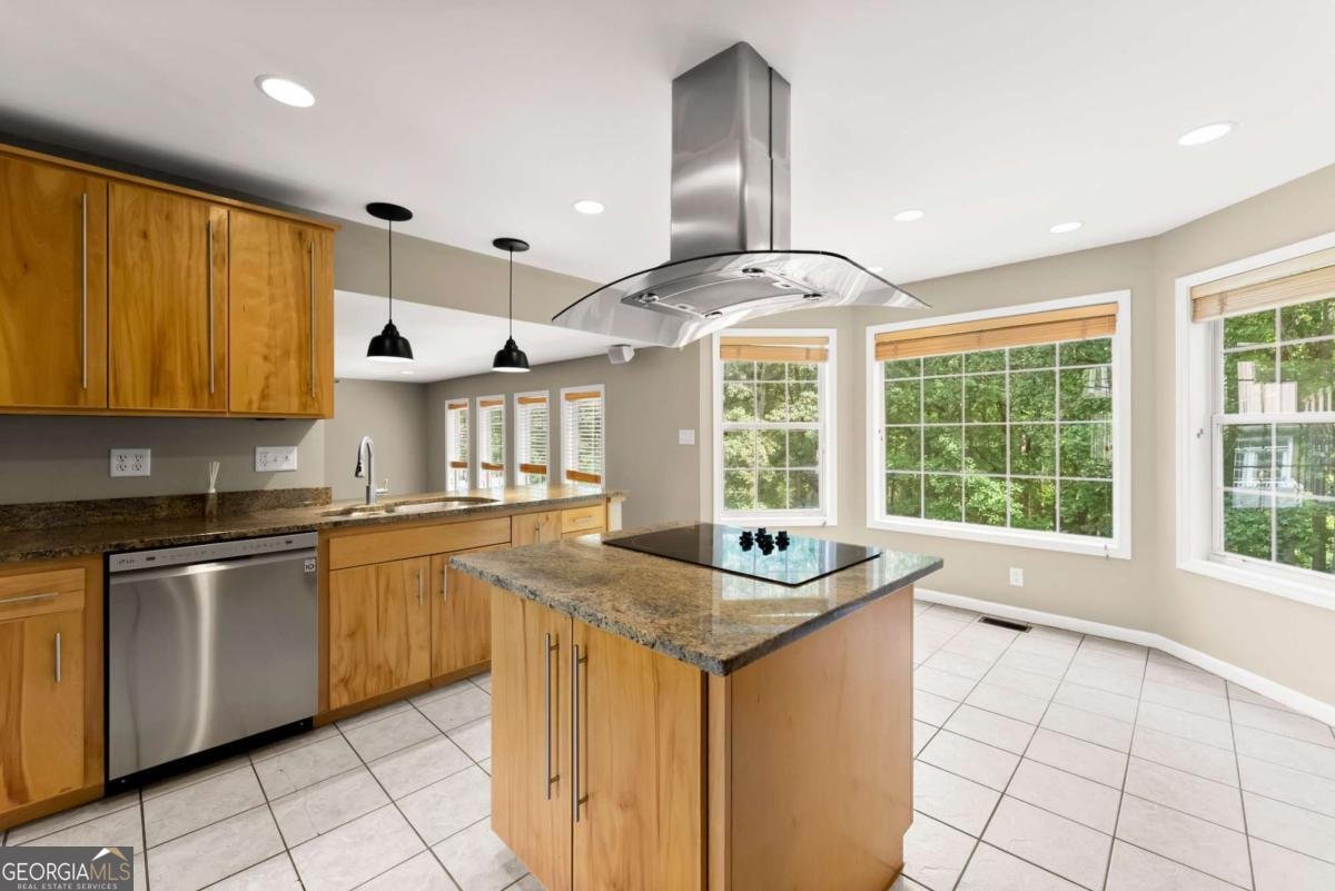 272 INDIAN COVE Drive Dawsonville - 12