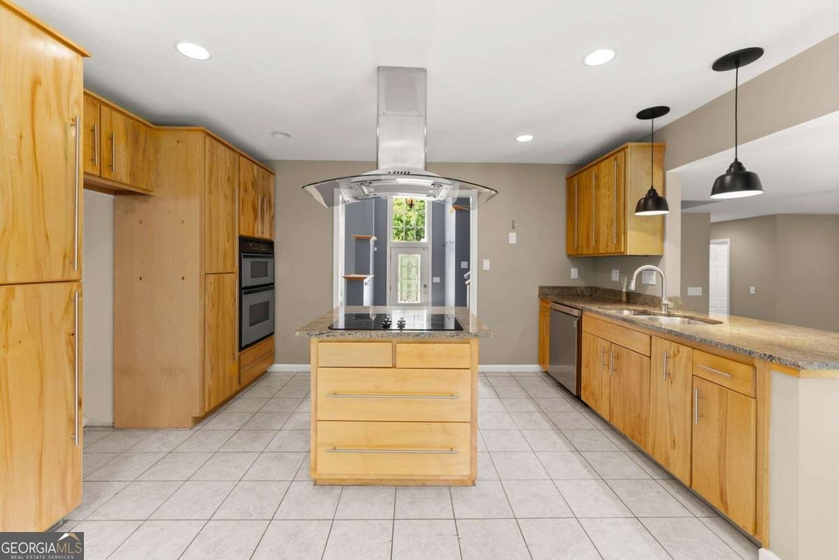 272 INDIAN COVE Drive Dawsonville - 13