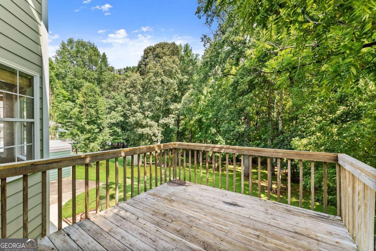 272 INDIAN COVE Drive Dawsonville - 17