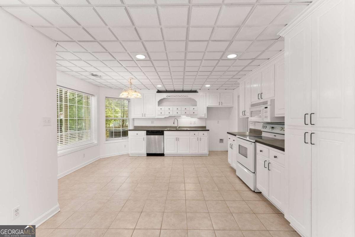 272 INDIAN COVE Drive Dawsonville - 27