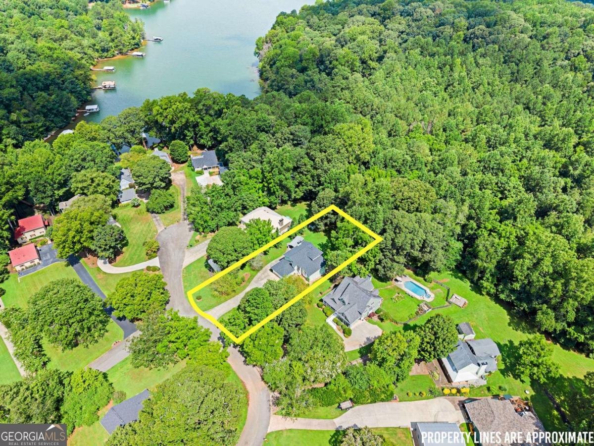 272 INDIAN COVE Drive Dawsonville - 40