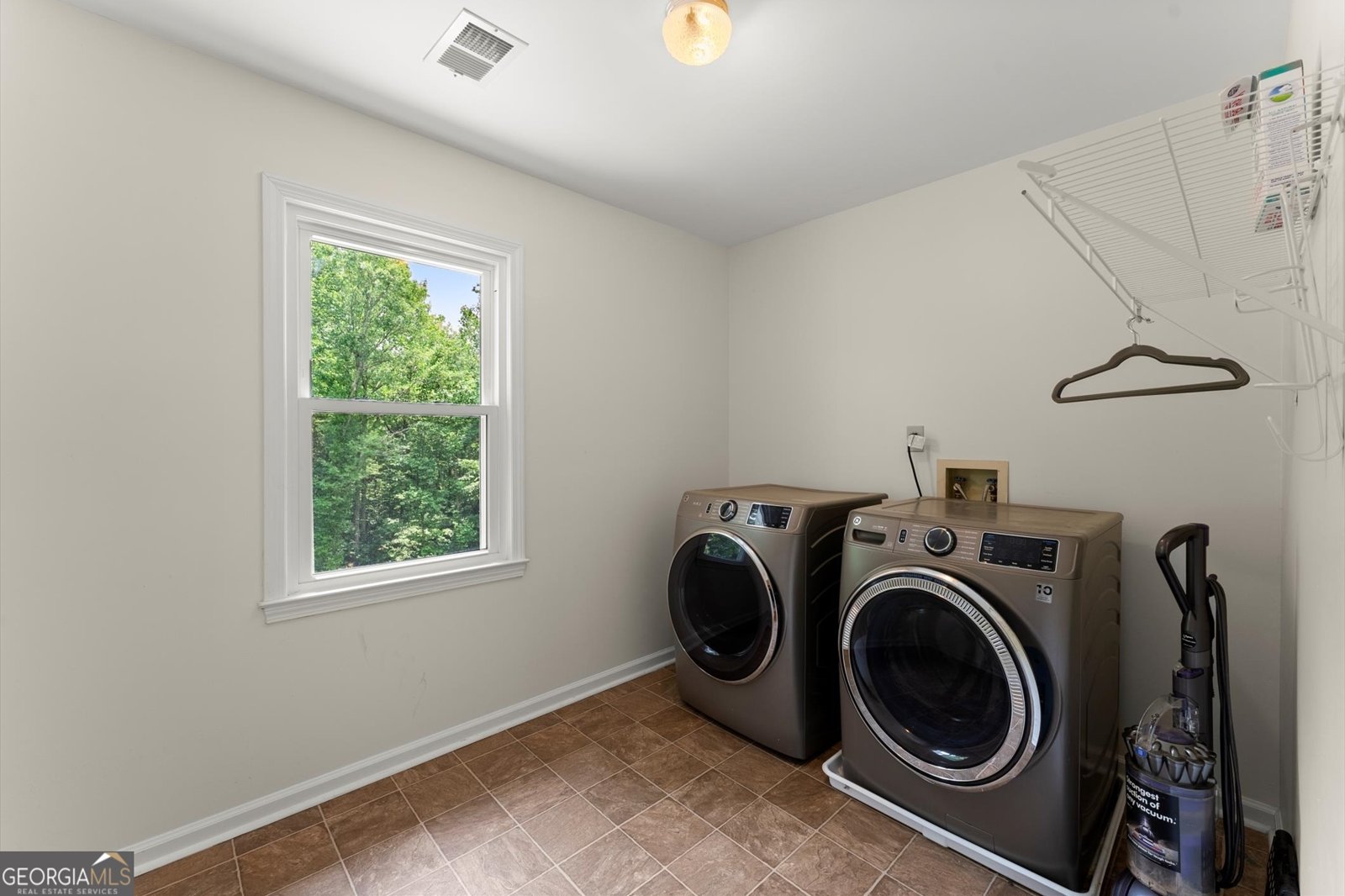 1713 Dudley Drive Woodstock - 29