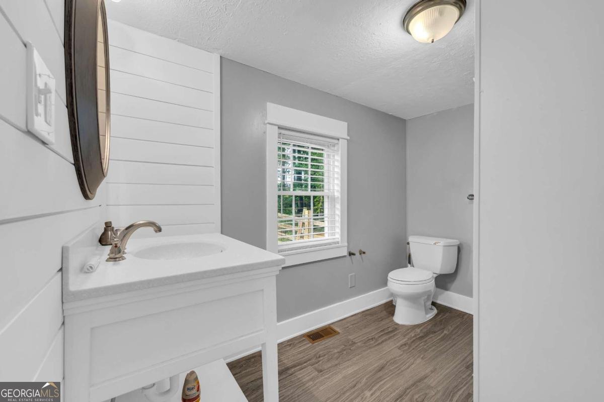 2695 Brays Lake Road Royston - 1