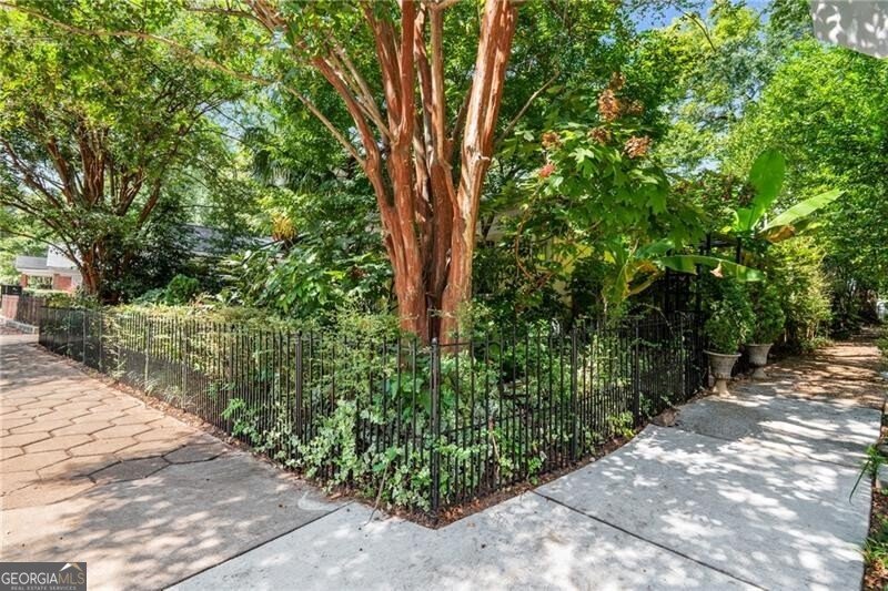 1064 Glenwood Avenue Atlanta - 27