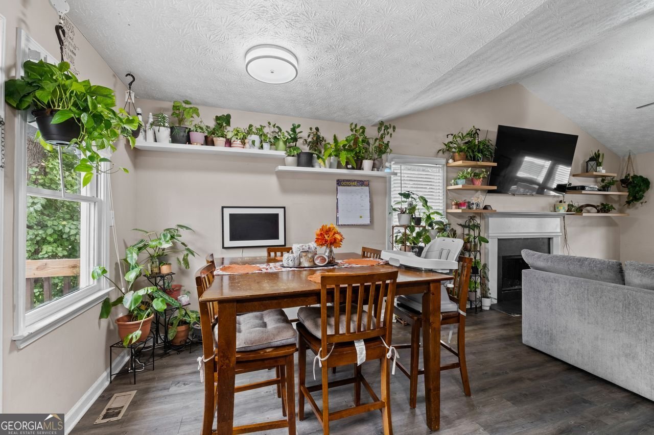 180 WOODBRIDGE Drive Dallas - 16