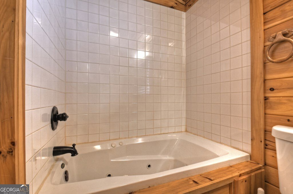 908 Cashes Valley Road Cherry Log - 53